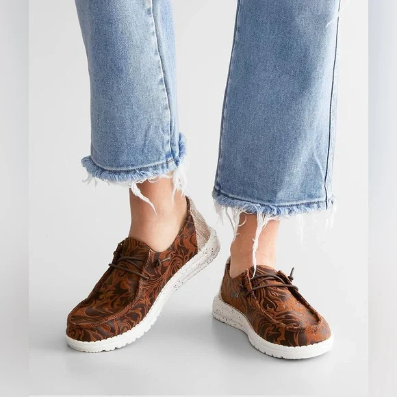 HEYDUDE - Wendy Shoe, Brown Fort Worth â¨NWT Limited Edition - Picture 1 of 1